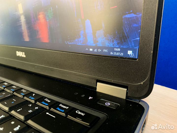 Ноутбук Dell Latitude на i5-4300M/ 8Gb/ 240Gb SSD