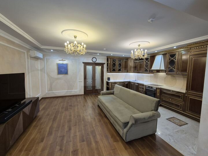 4-к. квартира, 142,7 м², 2/6 эт.