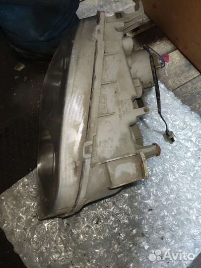 Передняя правая фара Hyundai Trajet