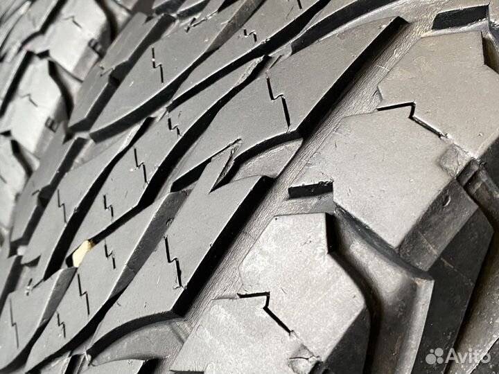 Bridgestone Dueler A/T 697 265/70 R16