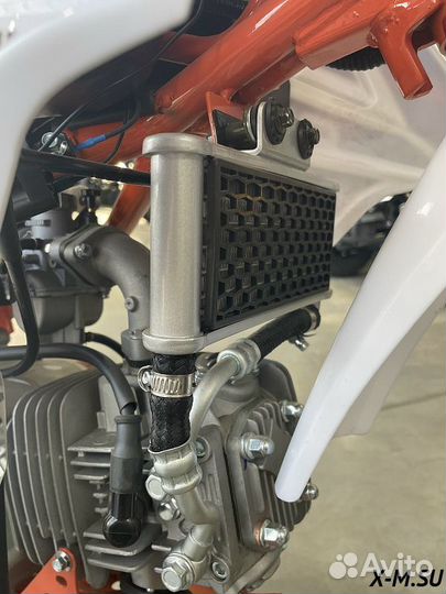 Питбайк rockot basic 140 axis(механ. сцепл.,17/14)