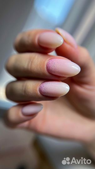Модель на маникюр и педикюр