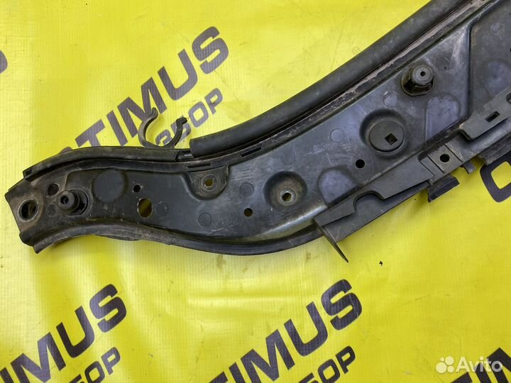 Панель передняя верхняя Renault Megane 2