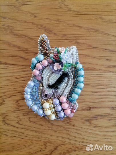 Брошь единорог