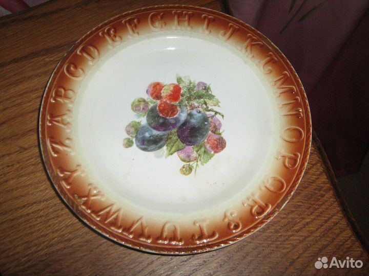 Антикварная тарелка фрукты