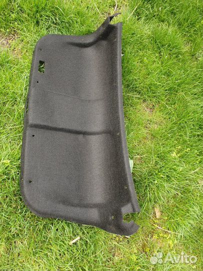 Обшивка крышки багажника Toyota Prius хэтчбек III