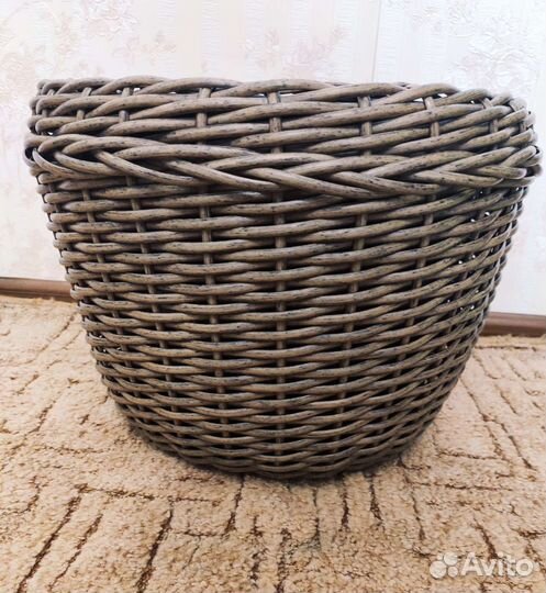 Кашпо из ротанга