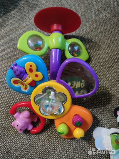 Развивающие игрушки для малыша пакетом