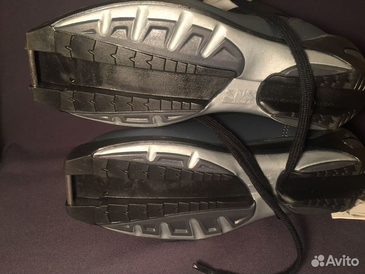 Новые Salomon лыжные ботинки р.37