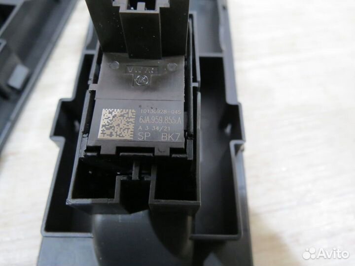 Кнопка стеклоподъемника Volkswagen Polo