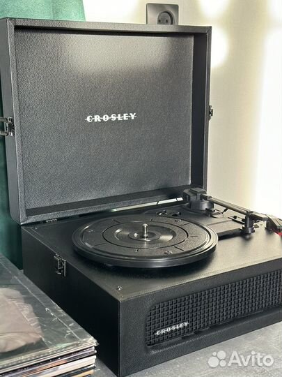 Проигрыватель виниловых пластинок Crosley Voyager