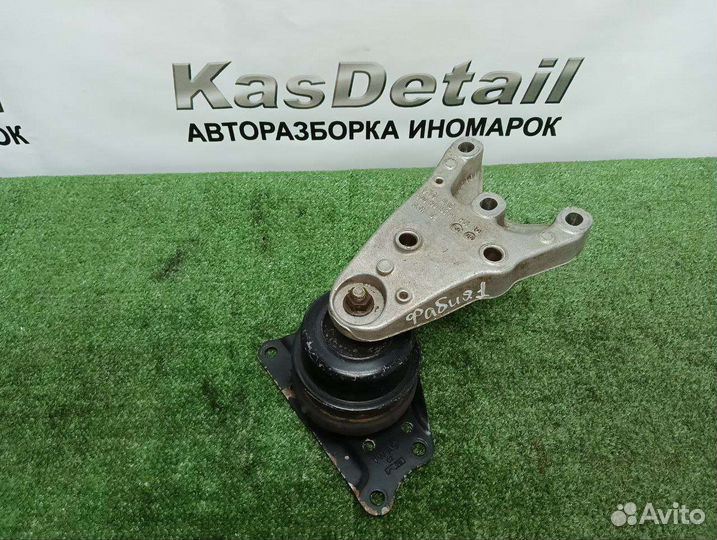 Правая подушка двигателя Skoda Fabia 1