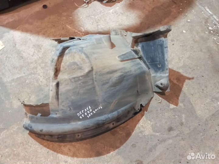 Подкрылок передний BMW X5 E70