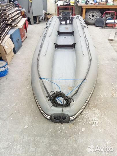 Лодка с мотором
