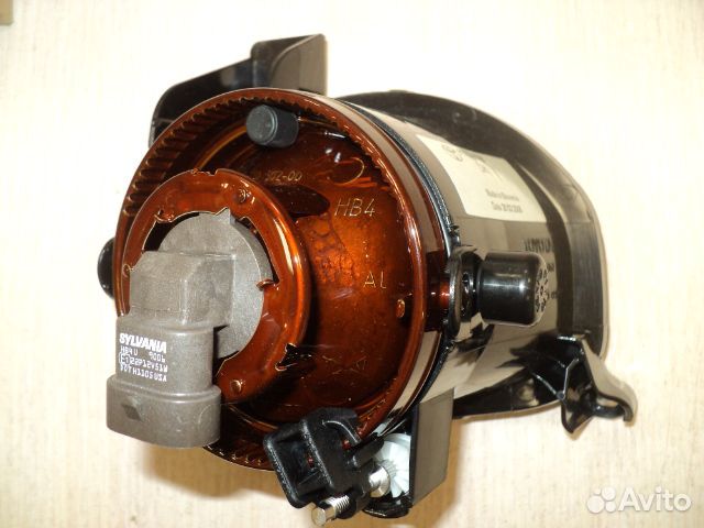 Фара противотуманная Toyota Avensis 2 2003-2006