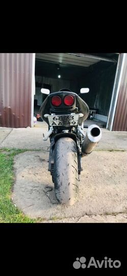 Yamaha R 1