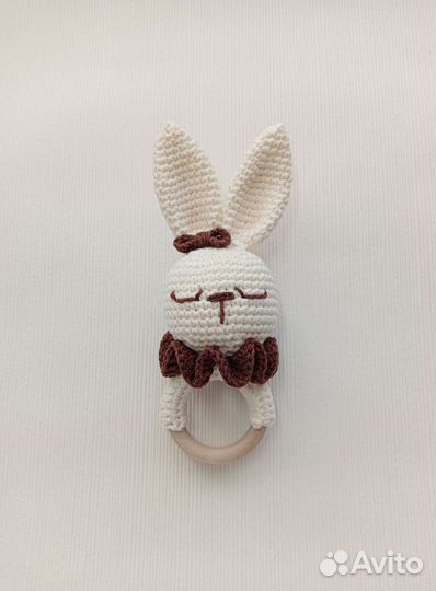Вязаная погремушка зайчик, мишка