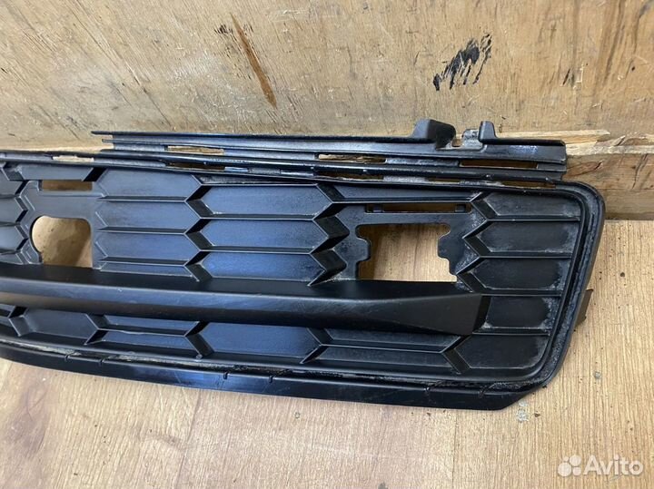 Решётка в бампер правая Skoda Kodiaq 2017+