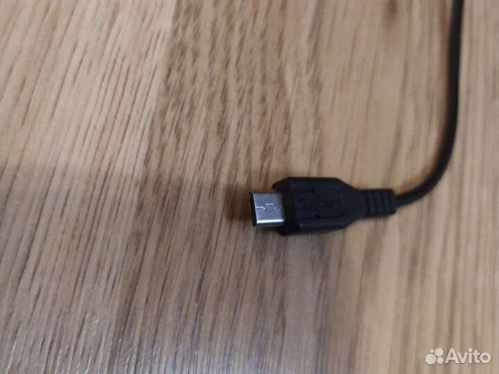 Автомобильное зарядное устройство для телефона