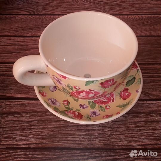 Цветочный горшок в форме чайной пары