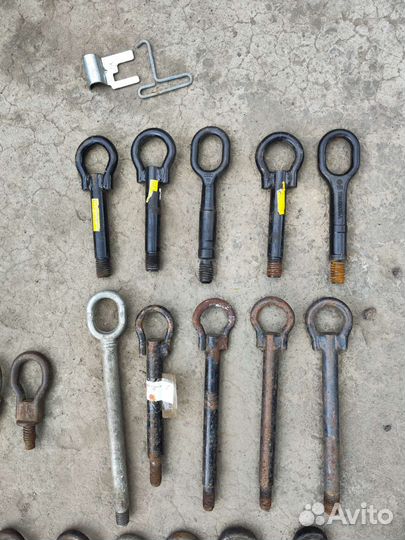 Буксировочный крюк