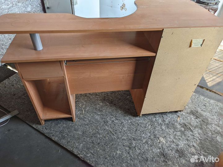 Компьютерный стол