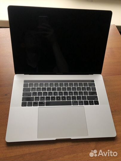 MacBook Pro 15 2017 Silver (Touchbar)