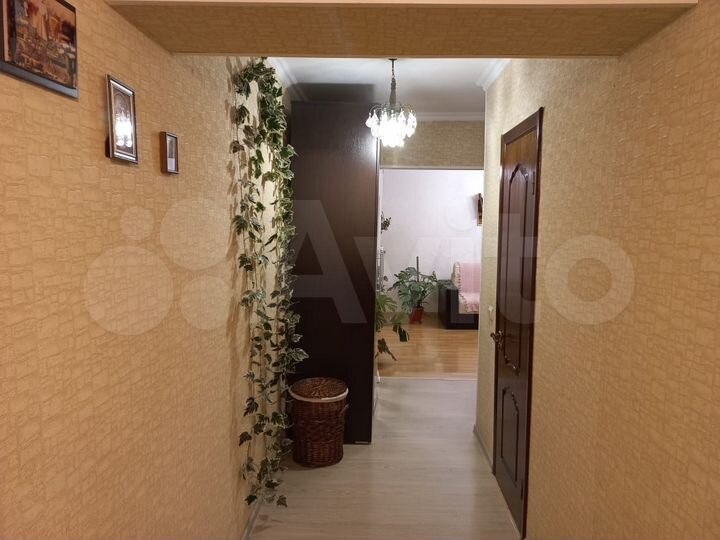 2-к. квартира, 60 м², 1/5 эт.