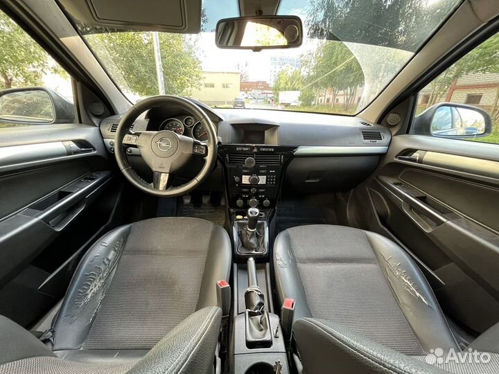 Opel Astra 1.8 МТ, 2010, 300 000 км