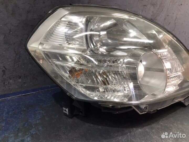 Фара галоген правая Nissan Teana J31