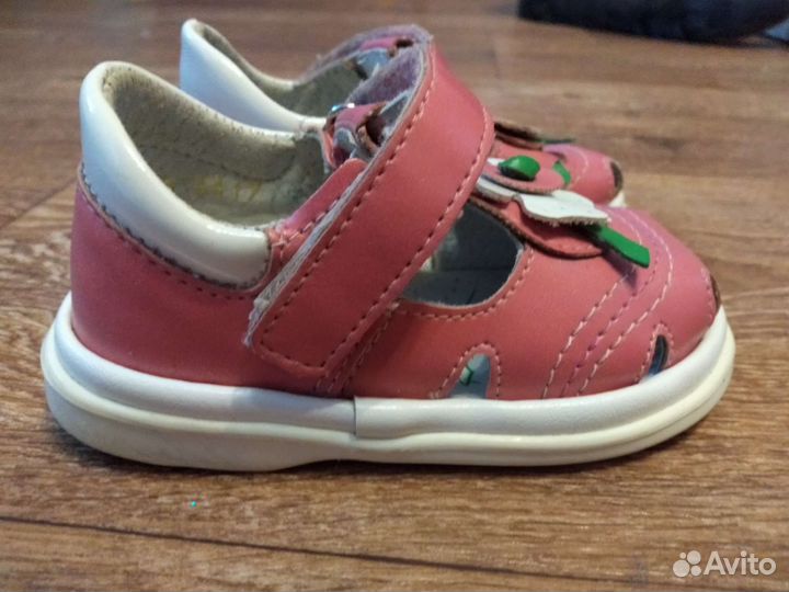 Сандалии для девочки