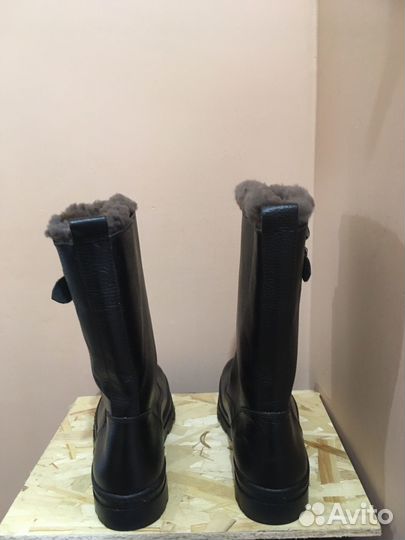 Сапоги из натуральной кожи с чулками