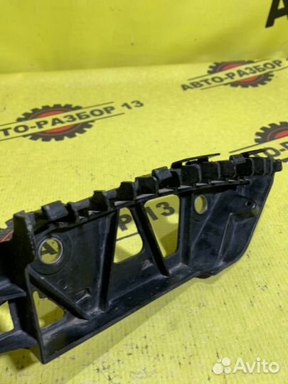 Направляющая бампера передняя левая Vw Polo 5 1.6