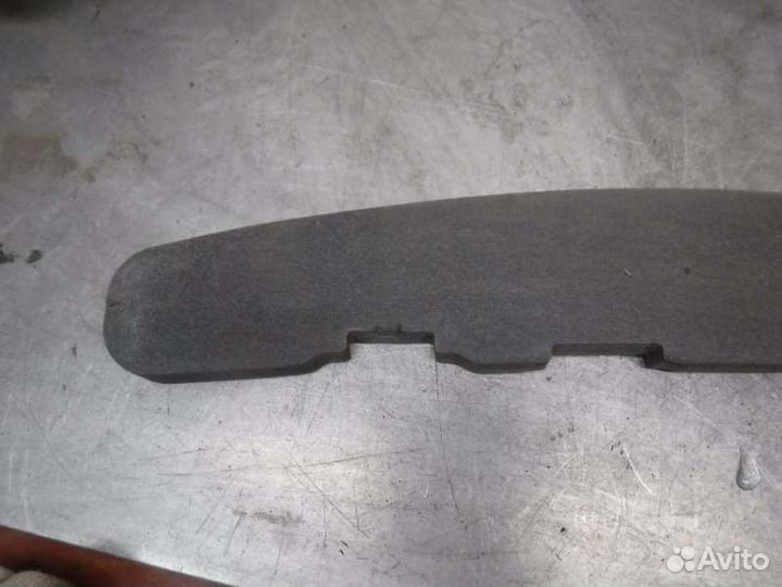 Уплотнитель передний правый Mitsubishi Pajero