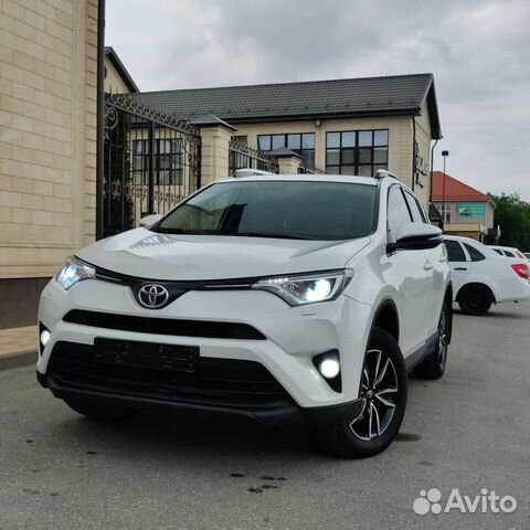Toyota RAV4 2.0 CVT, 2018, 165 000 км с пробегом, цена 2480000 руб.