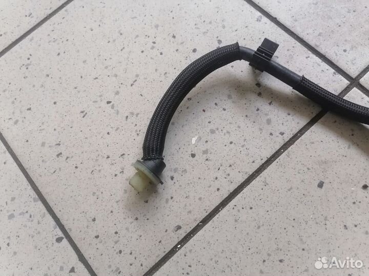 Трубка вакуумная Volvo Xc60 2.0 B4204T26 2020