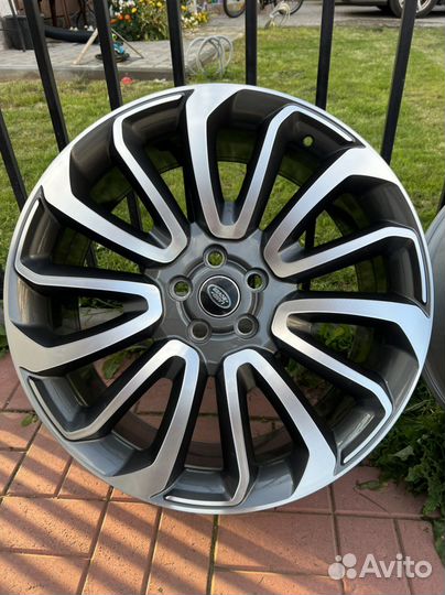 Оригинал Land Rover Range Rover R22 Autobiography