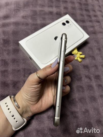 iPhone 11, 64 ГБ