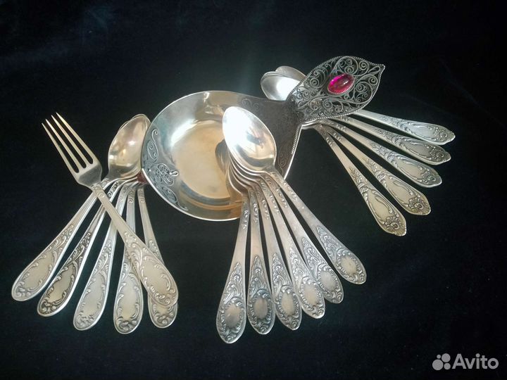 Мельхиоровые ложки 50-70 х. Орешница мельхиор