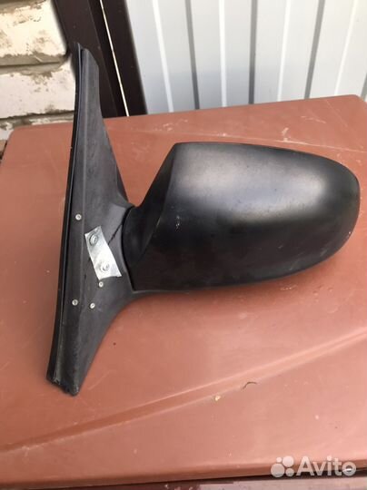 Левое зеркало заднего вида на hyundai accent