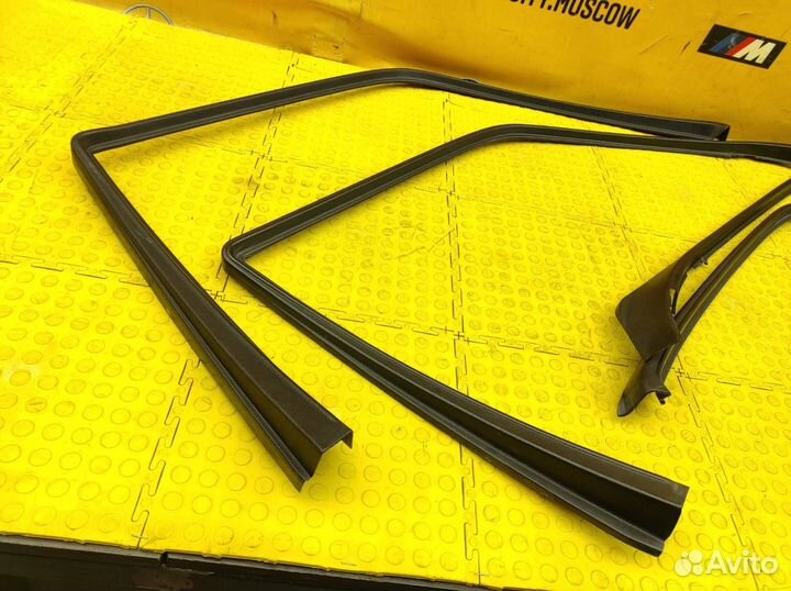 Накладки дверей внутренние Mercedes-Benz W124