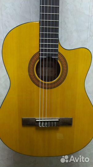 Электроакустическая классическая гитара Hohner