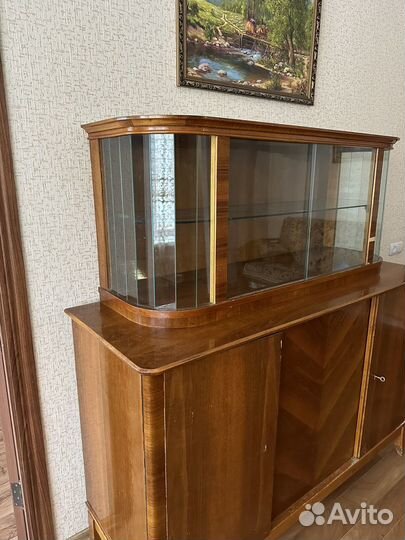 Антикварный сервант