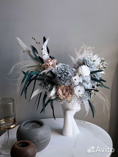 Цветочная композиция из стабилизированных цветов