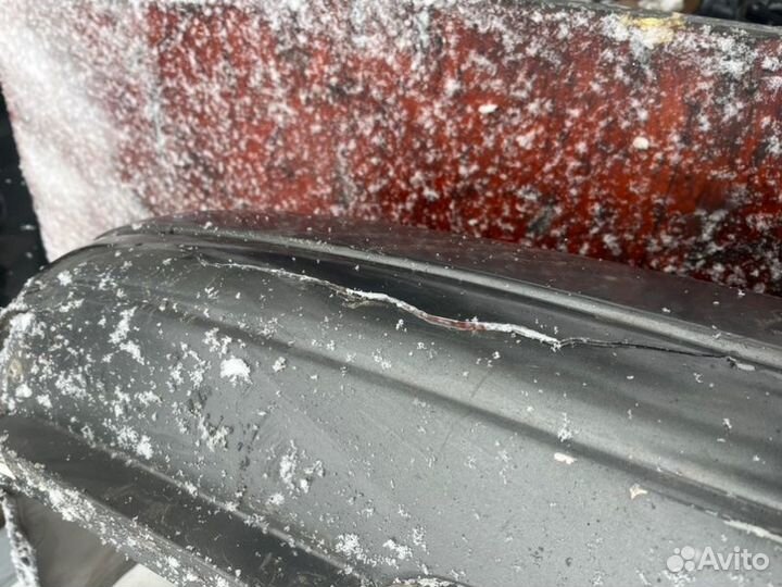 Задний бампер Ford Focus 1 седан америка 2001