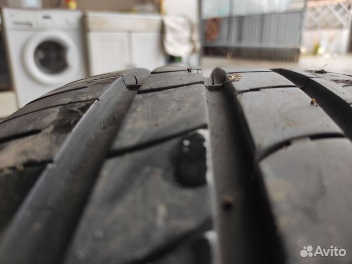 Nexen N Fera RU1 235/45 R18