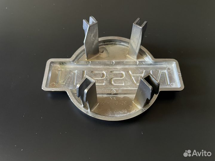 Эмблема на решетку радиатора Nissan Patrol