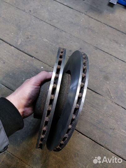 Передние Тормозные диски Volkswagen Passat B6