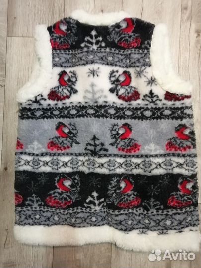 Жилетка безрукавка