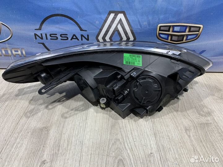 Фара Renault fluence Лев